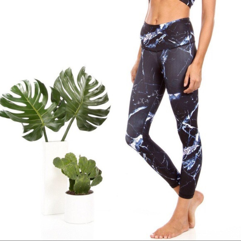 Strut this Blue and black work out leggings